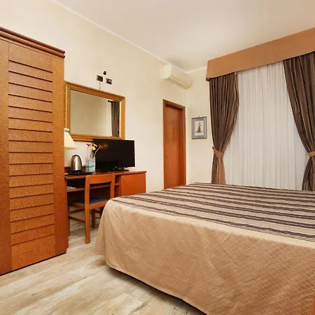 Rimini 3* Rome