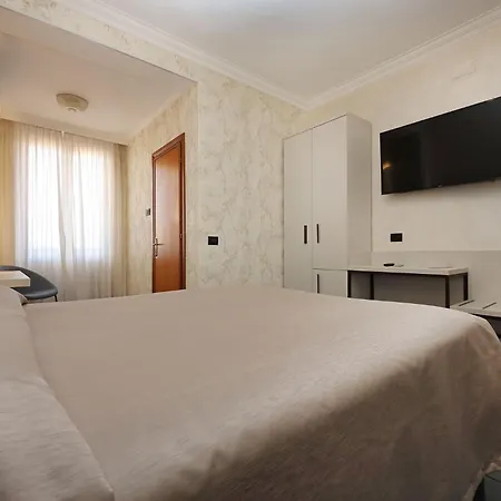 Rimini 3* Rome