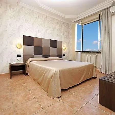 Rimini 3* Rome
